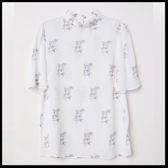 Floral blouse in white size 8 - Picture 8 of 8